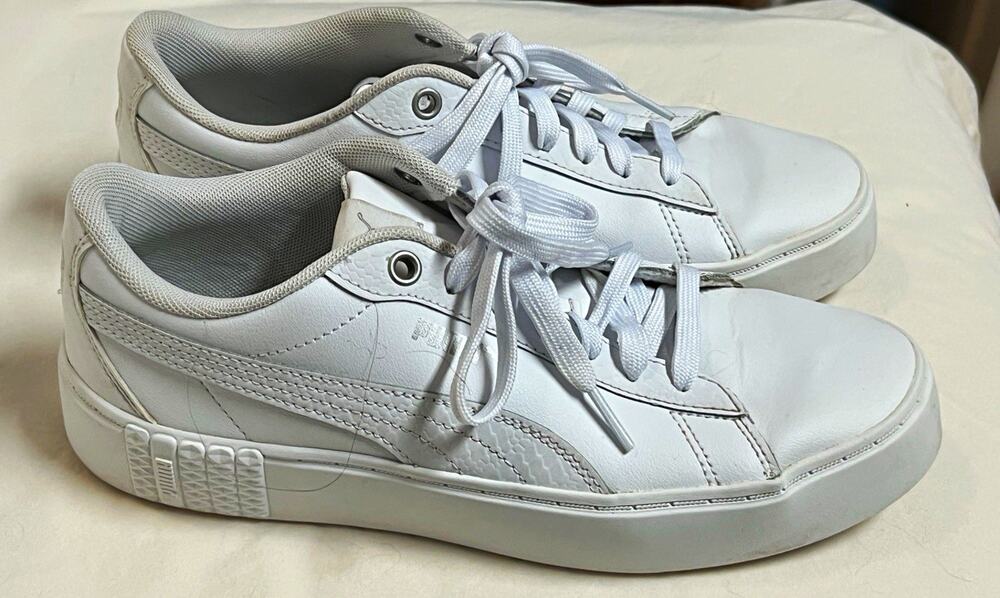 Puma Smash Platform V2 Women’s 8 White Leather Sneakers SoftFoam+ 381447-01